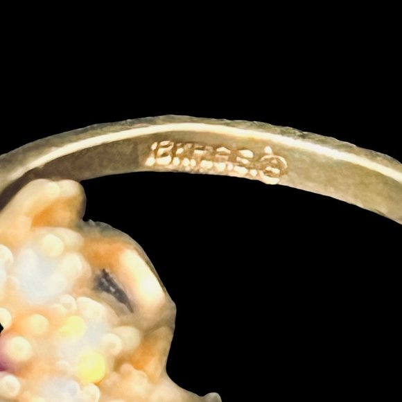 18 K HGE Floral Ring With Purple And Opaque Rhinestones Size 9 (R330) - Picture 5 of 7